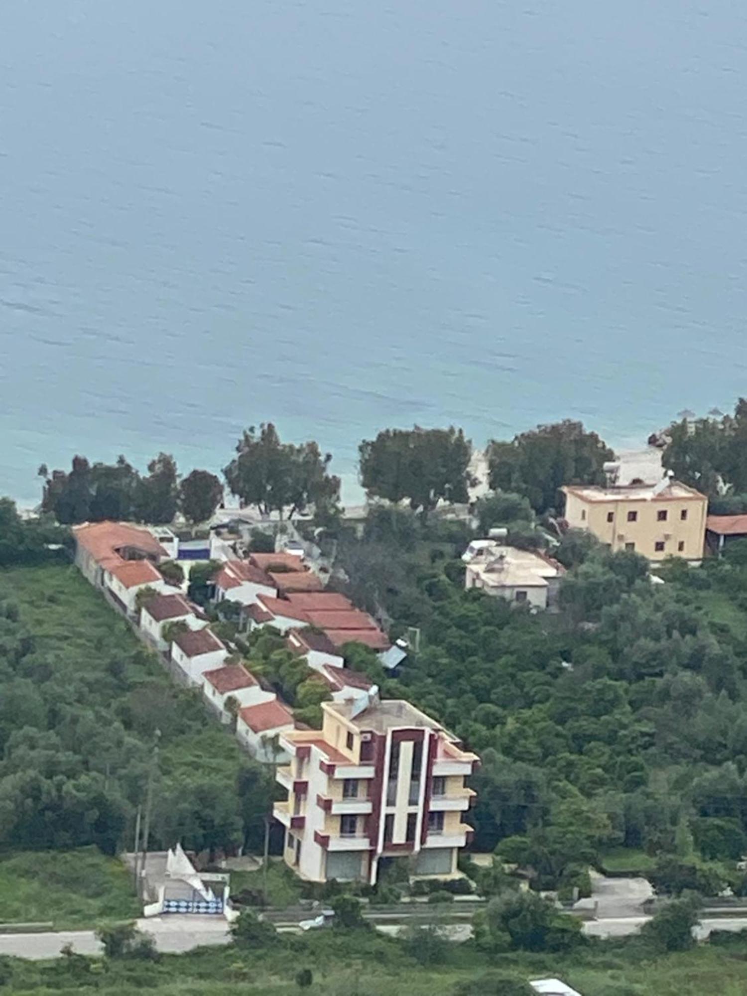 Hotel Dini Radhimë Exterior foto